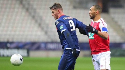 法国杯惊魂夜：兰斯三度追平仍憾负，瓦朗谢讷客场4-3险造冷门