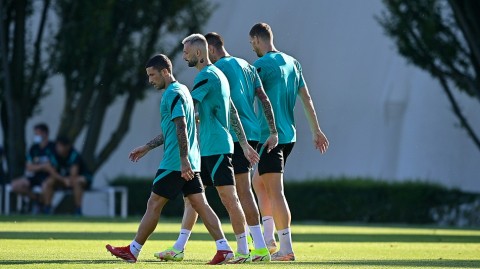 蓝黑军团的“信号”集结：国际米兰全力冲刺新赛季