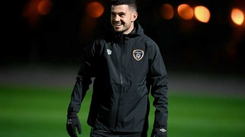 巴库寒夜盼绿芒：爱尔兰队世预赛前最后一练，青春风暴静待绽放