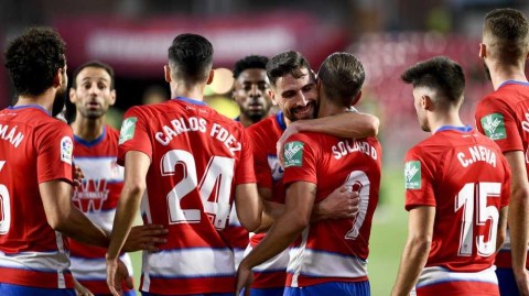 格拉纳达的欧战奇迹：安达卢西亚黑马的辉煌篇章