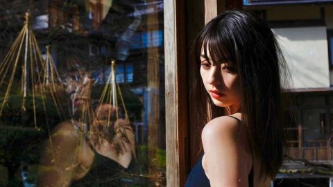 绿茵场上的深情与镜头前的闪耀：南野拓实与柳百合菜的六年之约