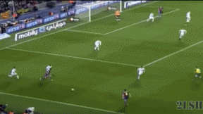 红蓝韵律的华彩乐章：巴萨传控美学如何征服世界