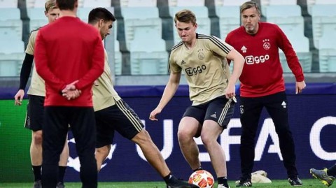 滕哈格拒绝对C罗人盯人 阿贾克斯青春风暴迎战欧冠天王