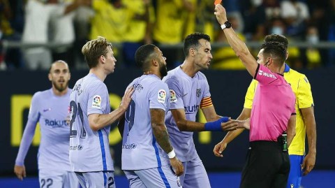 德佩屡失良机德容冤屈离场，巴塞罗那客战加的斯苦涩闷平