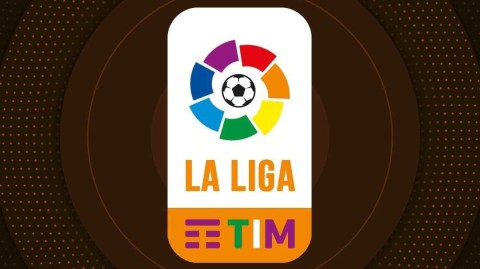 西甲與意甲的幻想碰撞：當隊徽融為一體，一部歐洲足球史由此誕生