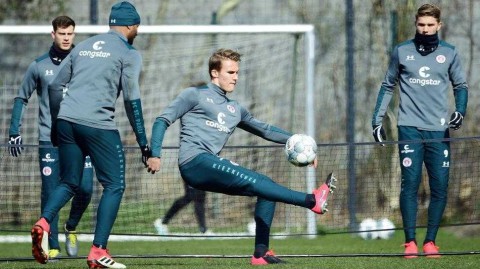 疫情孤岛？圣保利队逆势集训，用足球冲破阴霾