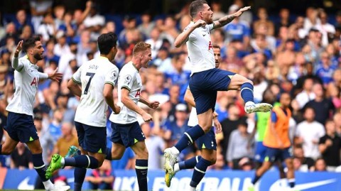 斯坦福桥硝烟骤起 凯恩压哨救主引爆主帅冲突