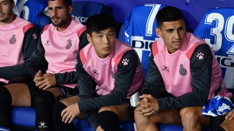 西班牙人主场憾平毕尔巴鄂，锋霸德托马斯连场破门却染红离场，武磊未登场