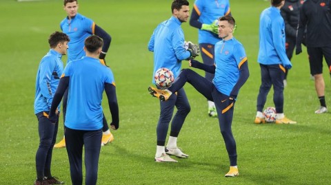 莱比锡红牛伊斯坦布尔备战 欧冠关键战役一触即发