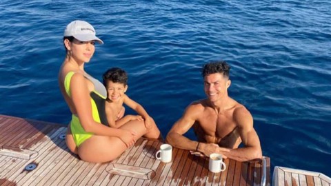 海风与欢笑，记录C罗与乔治娜最治愈的家庭时光