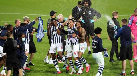 山楂球场的泪与笑：西布罗姆维奇压哨搭上英超直升航班