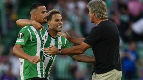 绿茵悲欢夜：贝蒂斯鏖战罗马提前锁定晋级门票