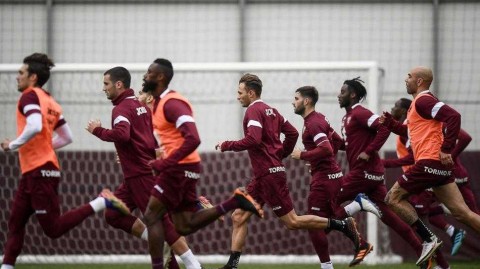 公牛蛰伏，待破茧而出：直击都灵队意甲第七轮前备战训练