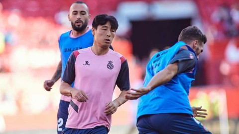 武磊首发难觅良机，十人塞维利亚主场力擒西班牙人