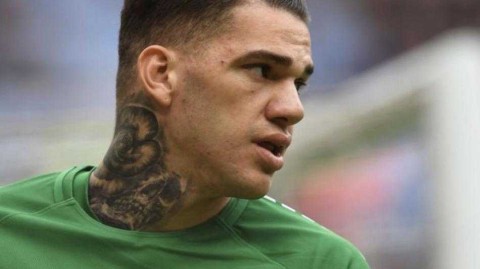 瓜帅魔力蔓延：曼城众将竞相“秃”显风采