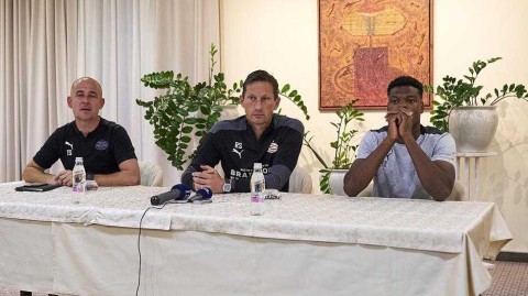 埃因霍温静待斯洛文尼亚挑战 欧联杯资格赛赛前发布会直击