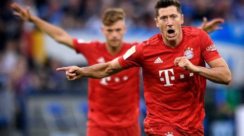 莱万完美帽子戏法闪耀鲁尔区 拜仁新援首秀导演客场完胜