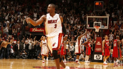 闪电侠永恒经典：回首韦德0.1秒绝杀铸就热火辉煌时刻