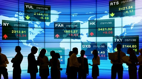 亚马尔造点+伤退助巴萨豪取八连胜，主场1-0力克塞尔塔9分领跑