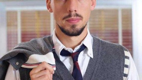 红蓝军团化身型男录，巴萨群星演绎绿茵场外的极致优雅