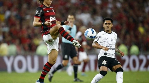 弗拉门戈勇克强敌科林蒂安，南美解放者杯激战燃爆马拉卡纳