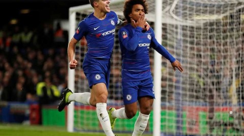 威廉梅开二度闪耀斯坦福桥，伊瓜因首秀谦让点球显风范