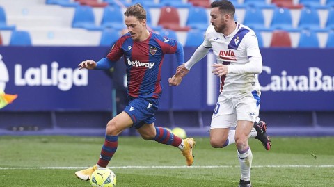 西甲-乾贵士破门难救主 莱万特连扳两球2-1逆转埃瓦尔