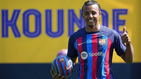 孔德正式亮相巴塞罗那 红蓝军团再添强援