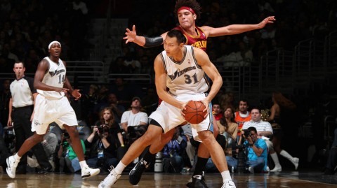 季后赛首轮激战正酣：马刺传承与老鹰绝杀引爆四月