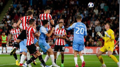 英冠赛场激战谢菲联主场力擒黑猫桑德兰