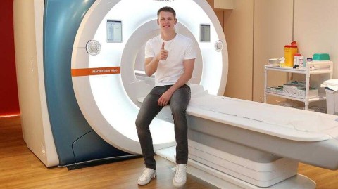 拜仁新援努贝尔通过体检 诺伊尔接班人正式亮相塞本纳大街