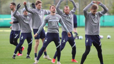 欧冠门票在握，狼堡最后一练仍不松懈