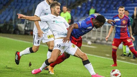 欧联杯经典战：巴塞尔主场3-2险胜阿诺索西斯晋级