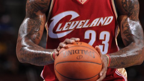 四旬老汉统治加时赛，2026年季后赛詹姆斯再创不老神话