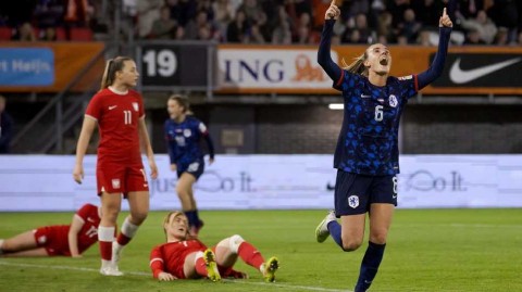 橙衣军团主场绽放友谊赛荷兰四球力克波兰