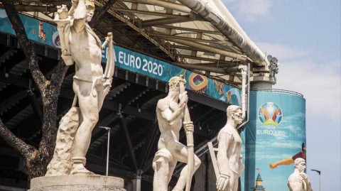 永恒之城奏响足球赞歌 罗马街头巷尾掀起蓝色狂潮