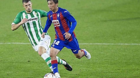 塞维利亚雨夜中的冷门，埃瓦尔客场完胜皇家贝蒂斯