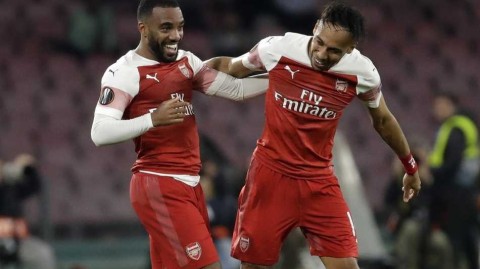 欧联杯关键战：拉卡泽特神仙球破局，枪手客胜那不勒斯占先机