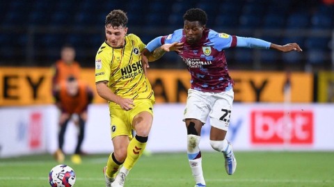 英冠烽火：伯恩利主场力擒雄狮全记录