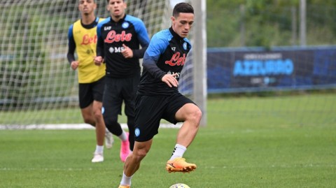 蓝衣军团备战收官之战 圣保罗球场外的汗水与梦想