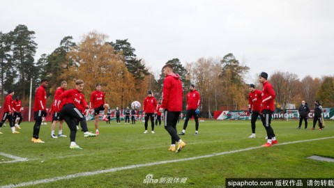 莫斯科的深秋，铁轨上的轰鸣：莫斯科火车头队的欧冠备战日记