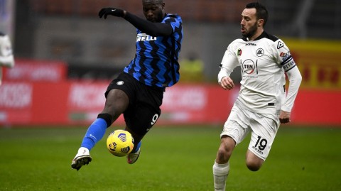 蓝黑新王当立！卢卡库加冕国米最快五十球外籍传奇