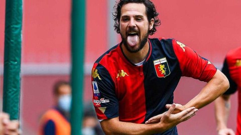 灯塔下的狂想曲：热那亚四球掀翻克罗托内，新赛季海港之城奏响蓝白旋律