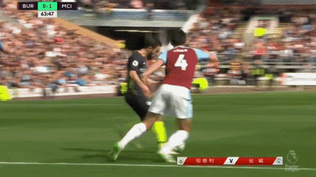 英超争冠白热化：阿圭罗进球仅超门线三厘米