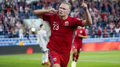 北欧雄狮咆哮未果，郁金香客场逼平挪威