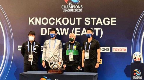 多哈风云：亚冠东亚区半决赛抽签，四强主帅的眼神对决