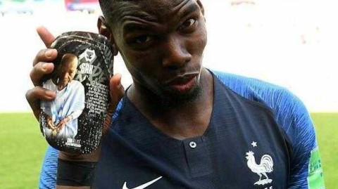 方寸之间的个性舞台：C罗与内马尔的护腿板艺术