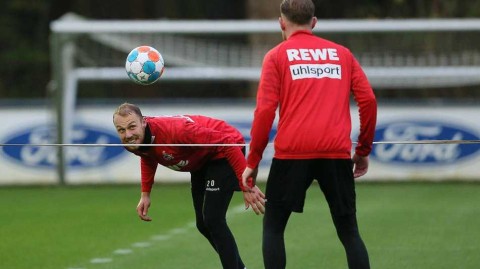 科隆队赛前备战欢乐多，“赌局”游戏点燃更衣室氛围