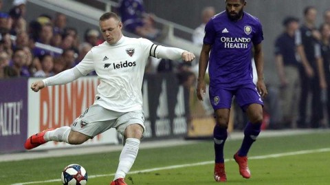 奥兰多之夜，圆月弯刀：鲁尼任意球绝技照亮MLS赛场