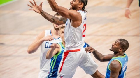 新标题：英超争冠剧本惊天反转！曼城主场2-1逆转阿森纳赖斯怒吼“没完”！瓜迪奥拉完成对阿尔特塔关键局全面压制